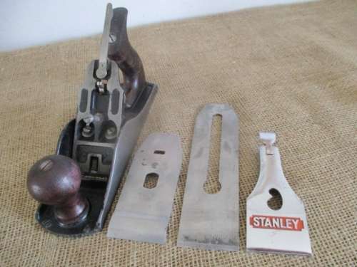 The Old Faithful Stalwart..........Nice Stanley Bailey No 4 Smoothing Plane.     Made in England