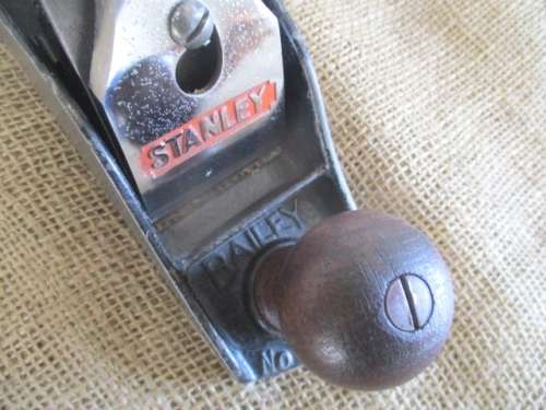 The Old Faithful Stalwart..........Nice Stanley Bailey No 4 Smoothing Plane.     Made in England