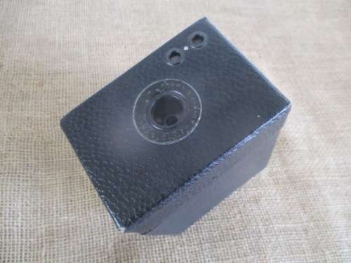 Antique Kodak No 2 Brownie Junior Box Camera By Kodak Limited     Made In Great Britain    1930's