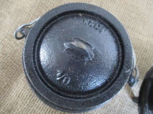 Indispensable At The Braai !!! Three Cute 3 Legged Cast Iron Pots Consisting Of 1x1/4 & 2x 1/8 Pots