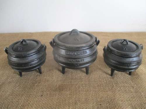 Indispensable At The Braai !!! Three Cute 3 Legged Cast Iron Pots Consisting Of 1x1/4 & 2x 1/8 Pots