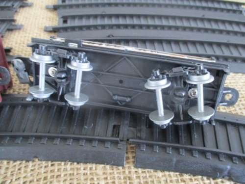 Supplement Your Small Train Collection With This Smart Partial Plastic Train Set With 12x Tracks
