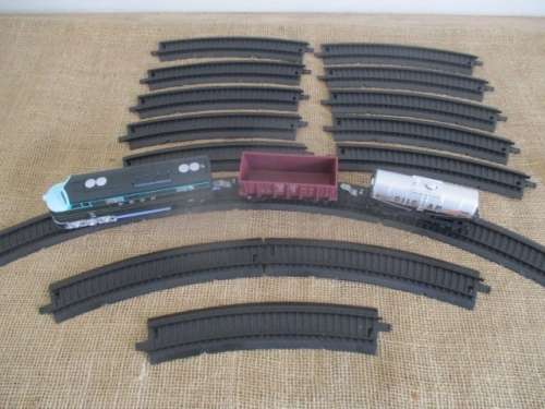Supplement Your Small Train Collection With This Smart Partial Plastic Train Set With 12x Tracks