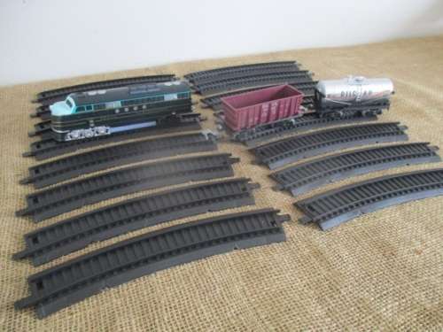Supplement Your Small Train Collection With This Smart Partial Plastic Train Set With 12x Tracks