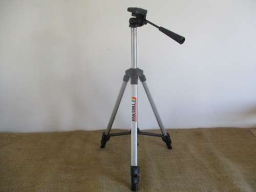 Nice Tristar Ligth Weight Portable Silver Aluminum Camera Tripod