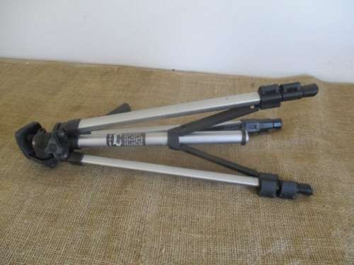 Nice Tristar Ligth Weight Portable Silver Aluminum Camera Tripod