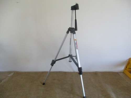 Nice Tristar Ligth Weight Portable Silver Aluminum Camera Tripod