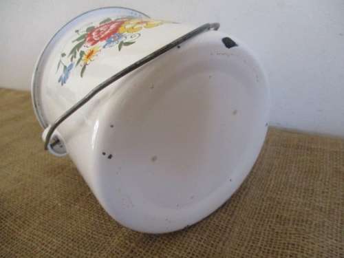 Beautiful Vintage Old Fashioned Enamel Lidded Canister With Lovely Floral Decorations