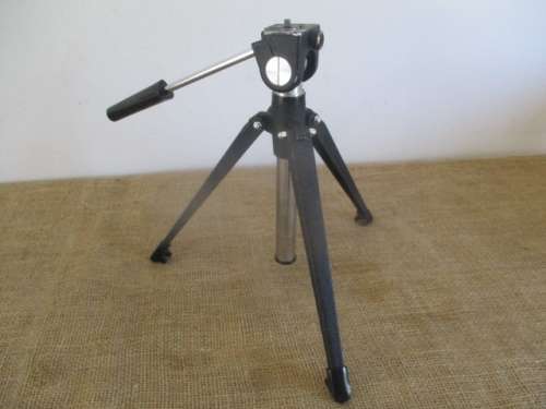 Bid for RetrOman only - Beautiful Vintage Nikon F Chrome SLR Film Camera With Vivitar Telephoto