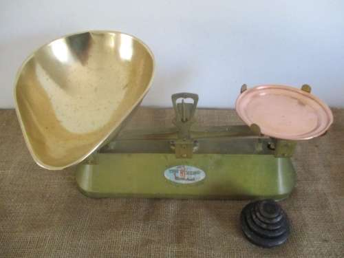 Lovely Vintage The Viking Weighing Scale With Weights  By F.J. Thornton & Co Ltd   Birmingham