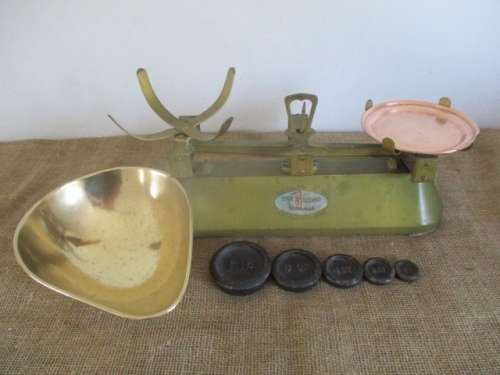 Lovely Vintage The Viking Weighing Scale With Weights  By F.J. Thornton & Co Ltd   Birmingham