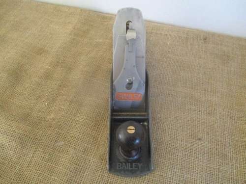 Magnificent Vintage Stanley Bailey No 5 1/2 Wooden Hand Plane     Made In USA