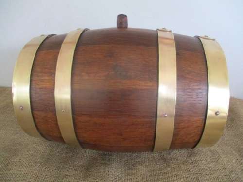 Nice Vintage Oak Wine Barrel With Tap And Brass Straps....Precise Replica Of The Real One !!