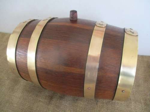 Nice Vintage Oak Wine Barrel With Tap And Brass Straps....Precise Replica Of The Real One !!