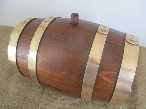 Nice Vintage Oak Wine Barrel With Tap And Brass Straps....Precise Replica Of The Real One !!