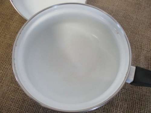 Beautiful Vintage Bellismo Enamel Lidded Sauce Pan By Emo Cookware     Made In Yugoslavia