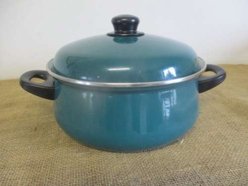 An Awesome Vintage Bellismo Enamel Lidded Cooking Pot By Emo Cookware     Made In Yugoslavia