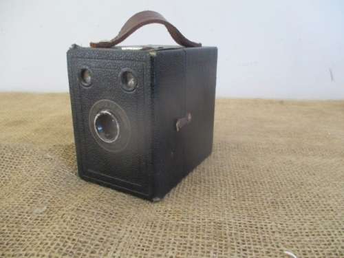 Antique Kodak Six-20 Popular Brownie Box Camera        1937 - 1938