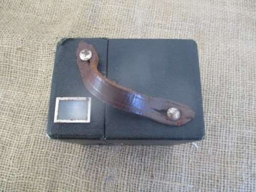 Antique Kodak Six-20 Popular Brownie Box Camera        1937 - 1938