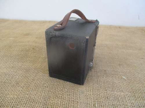 Antique Kodak Six-20 Popular Brownie Box Camera        1937 - 1938