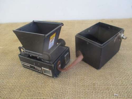 Antique Kodak Six-20 Popular Brownie Box Camera        1937 - 1938