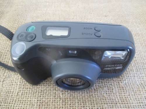 Vintage Pentax Zoom 90-WR Camera With Original Pouch          1991