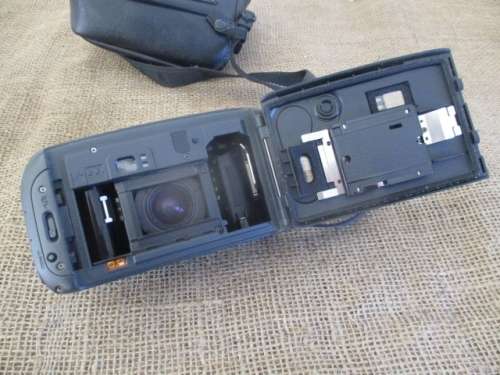 Vintage Pentax Zoom 90-WR Camera With Original Pouch          1991