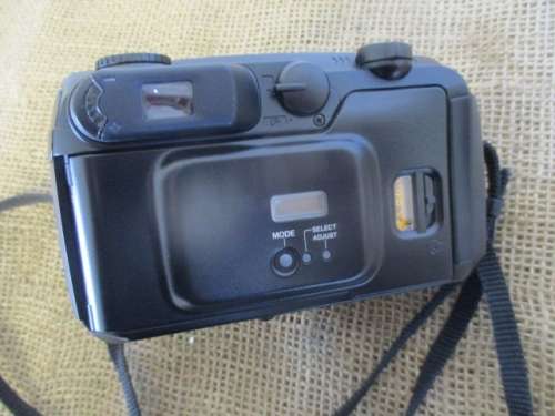 Nice Vintage Pentax Espio 160 Camera With 38 mm - 160mm Zoom Lens & Film In Original Case   1992
