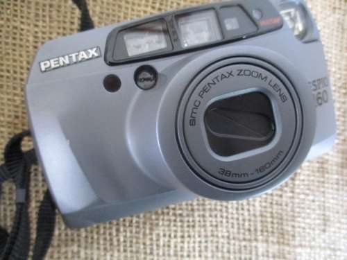 Nice Vintage Pentax Espio 160 Camera With 38 mm - 160mm Zoom Lens & Film In Original Case   1992