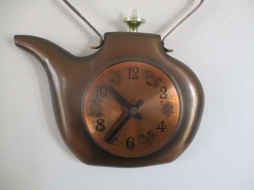 Charming And Cute Looking Vintage Copper Landex Royal Crafts Battery Operated Wall Clock    Japan