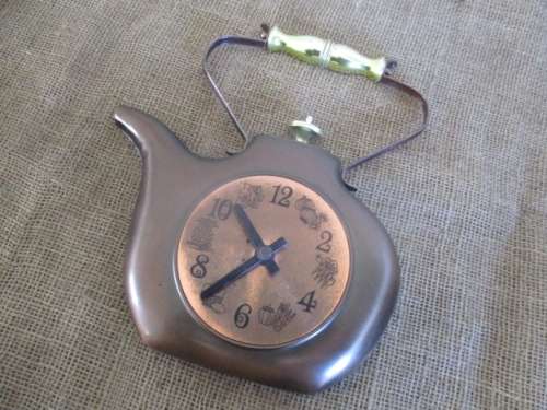 Charming And Cute Looking Vintage Copper Landex Royal Crafts Battery Operated Wall Clock    Japan