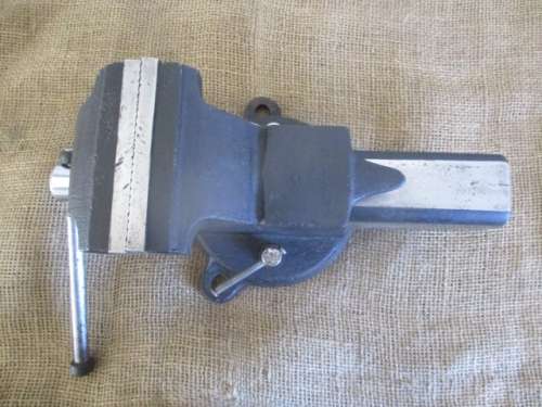 Beautiful Heavy Duty Workshop Bench Vise With Swivel Base