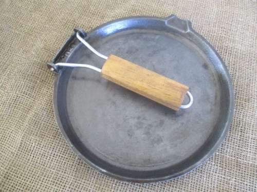 Beautiful 240mm  Cast Iron Skillet With Foldable Handle