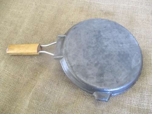 Beautiful 240mm  Cast Iron Skillet With Foldable Handle