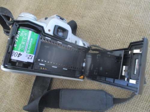 Vintage Pentax MZ - 50 Camera With Attached SMC Pentax - F 1:4 - 5.6 35 - 80mm Lens Plus Film   1997