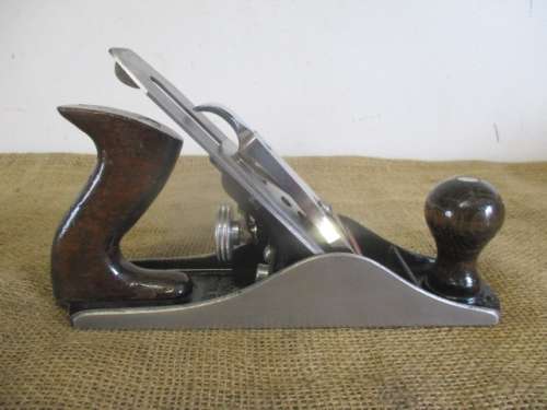 The Old Veteran... Beautiful Stanley Bailey No 4 Smoothing Plane.     Made in England