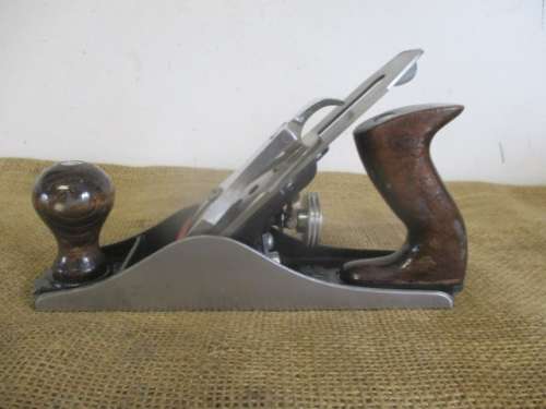 The Old Veteran... Beautiful Stanley Bailey No 4 Smoothing Plane.     Made in England
