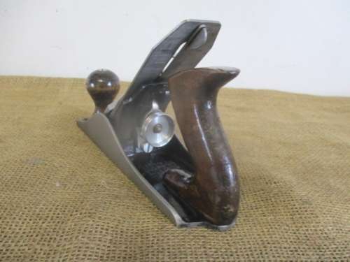 The Old Veteran... Beautiful Stanley Bailey No 4 Smoothing Plane.     Made in England