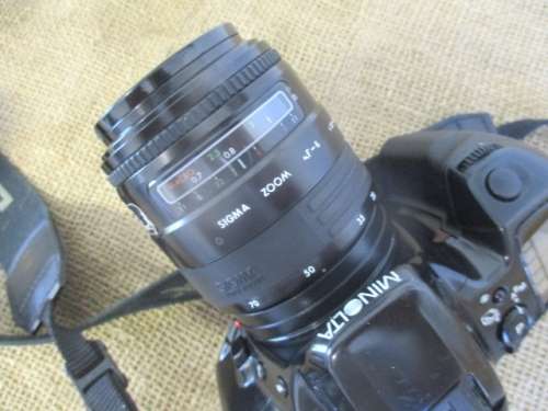 Bid for Quintun only - Very Nice Vintage Minolta Dynax 500si Camera    1994