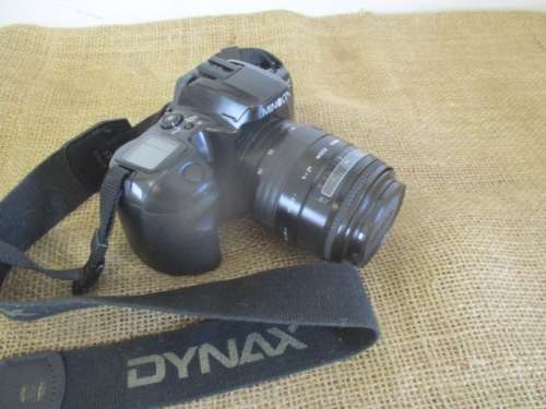 Bid for Quintun only - Very Nice Vintage Minolta Dynax 500si Camera    1994