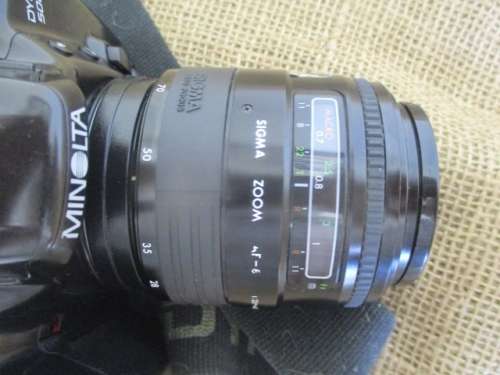 Bid for Quintun only - Very Nice Vintage Minolta Dynax 500si Camera    1994