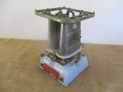 Vintage Cast Iron Beatrice No 33 Double Burner Paraffin Stove   Regd. Trade Mark 224,159   England