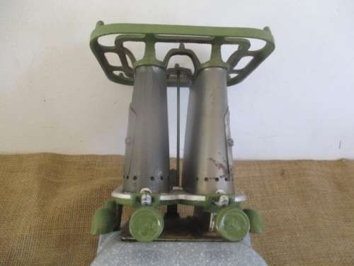 Vintage Cast Iron Beatrice No 33 Double Burner Paraffin Stove   Regd. Trade Mark 224,159   England