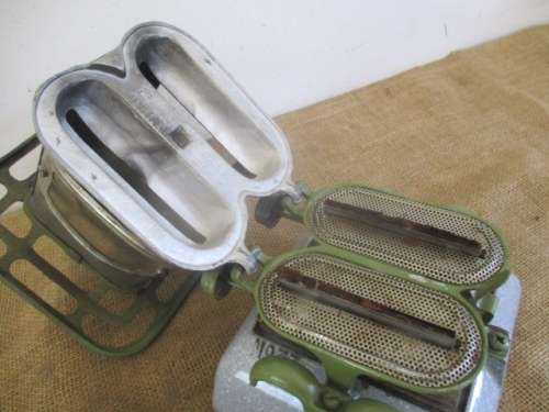 Vintage Cast Iron Beatrice No 33 Double Burner Paraffin Stove   Regd. Trade Mark 224,159   England
