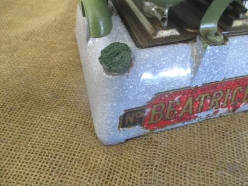 Vintage Cast Iron Beatrice No 33 Double Burner Paraffin Stove   Regd. Trade Mark 224,159   England