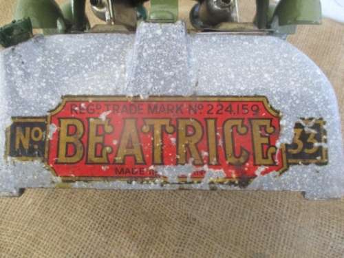 Vintage Cast Iron Beatrice No 33 Double Burner Paraffin Stove   Regd. Trade Mark 224,159   England