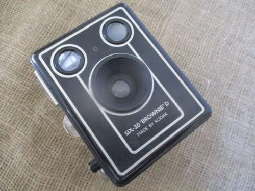 Beauty In A Box.....Antique Kodak Six-20 'Brownie' D Box Camera In Original Pouch       1946 - 1957