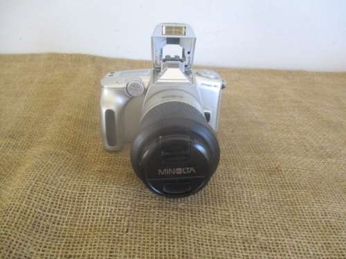 For Quintun Bid Only - Nice Vintage Minolta Dynax 40 Camera With Attached Lens & Film