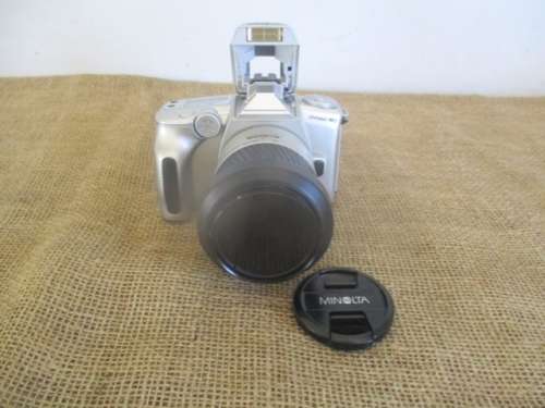 For Quintun Bid Only - Nice Vintage Minolta Dynax 40 Camera With Attached Lens & Film