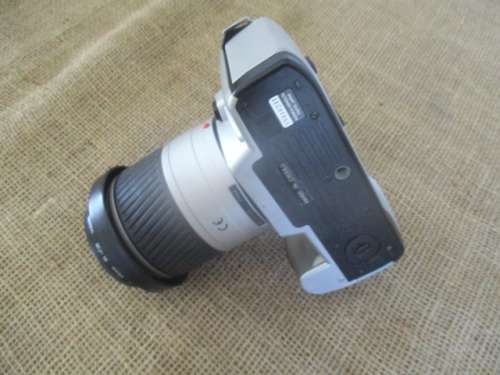 For Quintun Bid Only - Nice Vintage Minolta Dynax 40 Camera With Attached Lens & Film